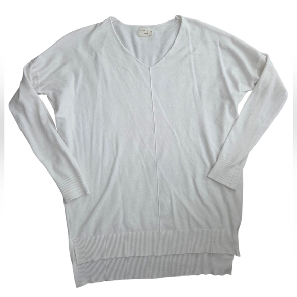 Debut White V-Neck Sweater Classic Lightweight Knit - Picture 1 of 4
